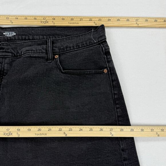 Old Navy Plus Women's Sky High A-Line Denim Jean Short 4X Washed Black - Picture 9 of 12